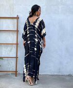 Load image into Gallery viewer, Kaftan in Black and Off White Tie Dye
