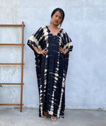 Load image into Gallery viewer, Kaftan in Black and Off White Tie Dye
