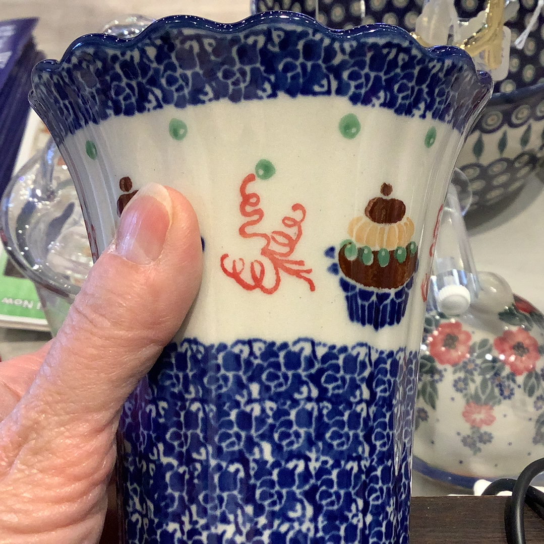 Ruffled 7" Vase Cupcakes